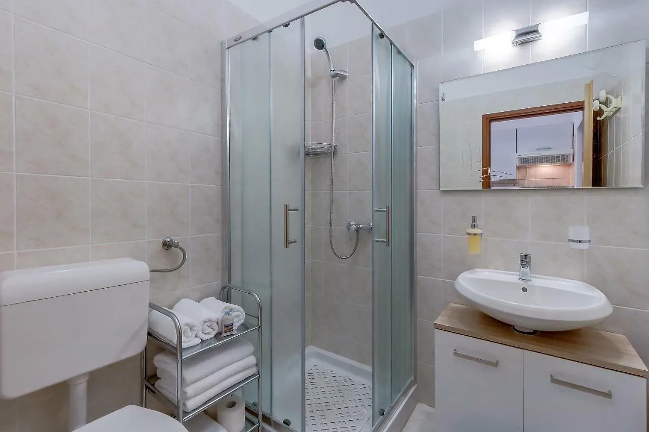 Apartments Eva Cres 0*,  Croatia