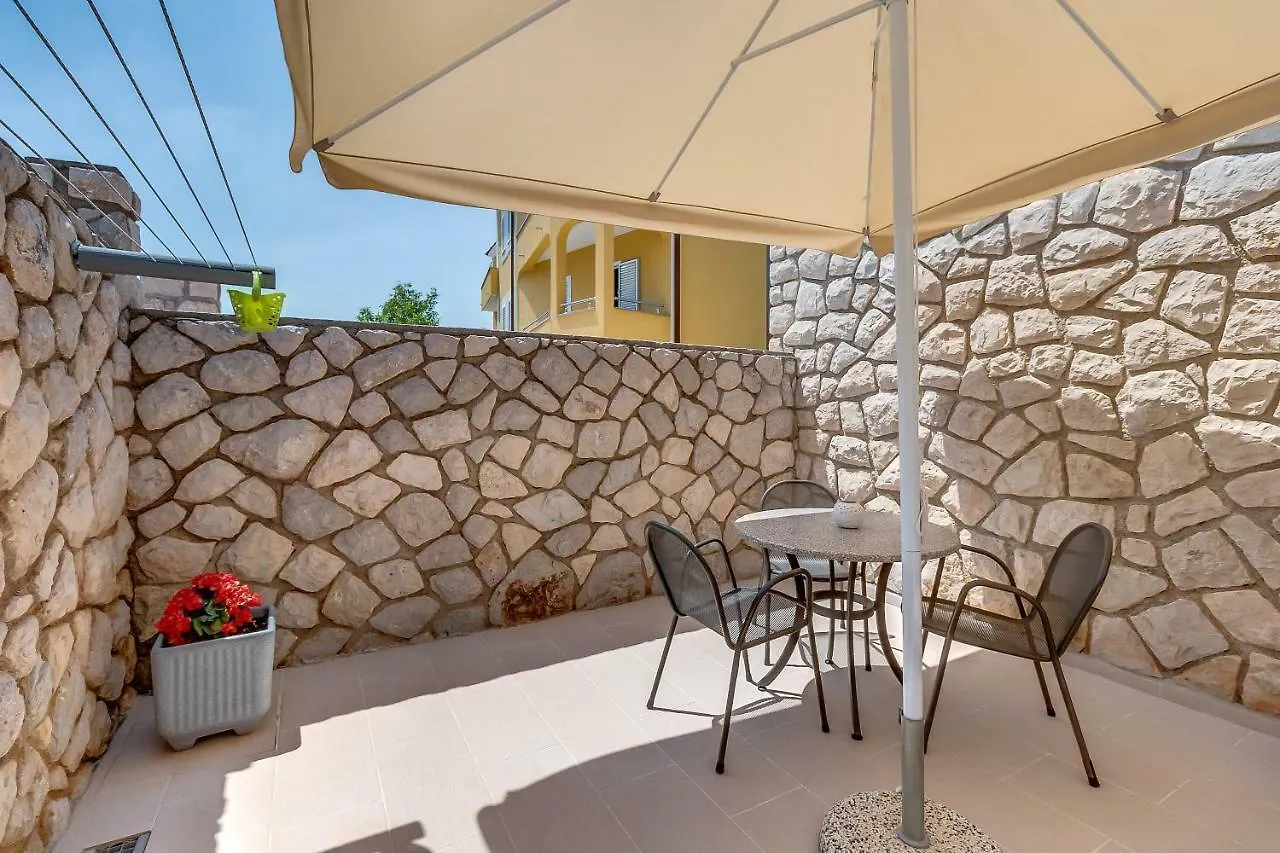 Apartments Eva Cres