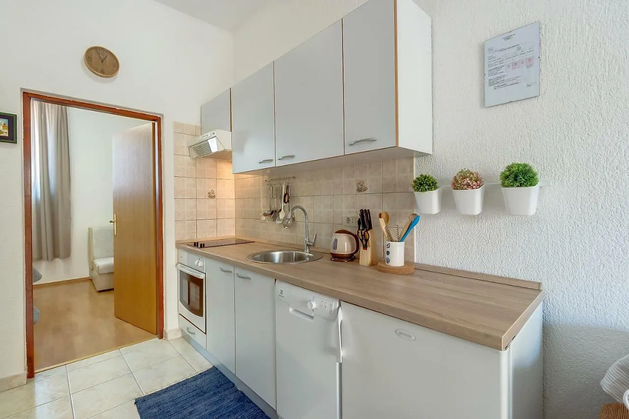 Apartments Eva Cres