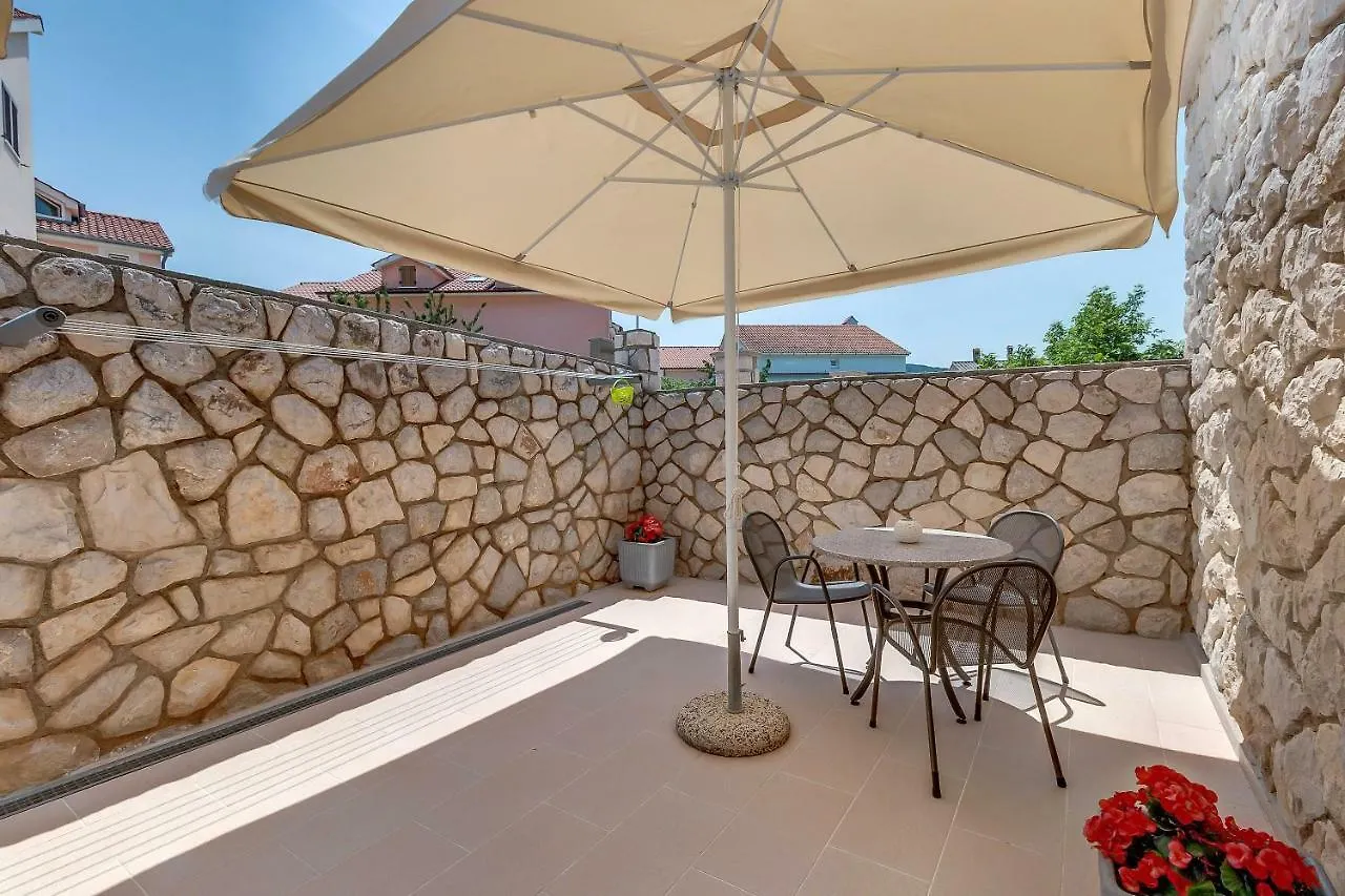 Apartments Eva Cres