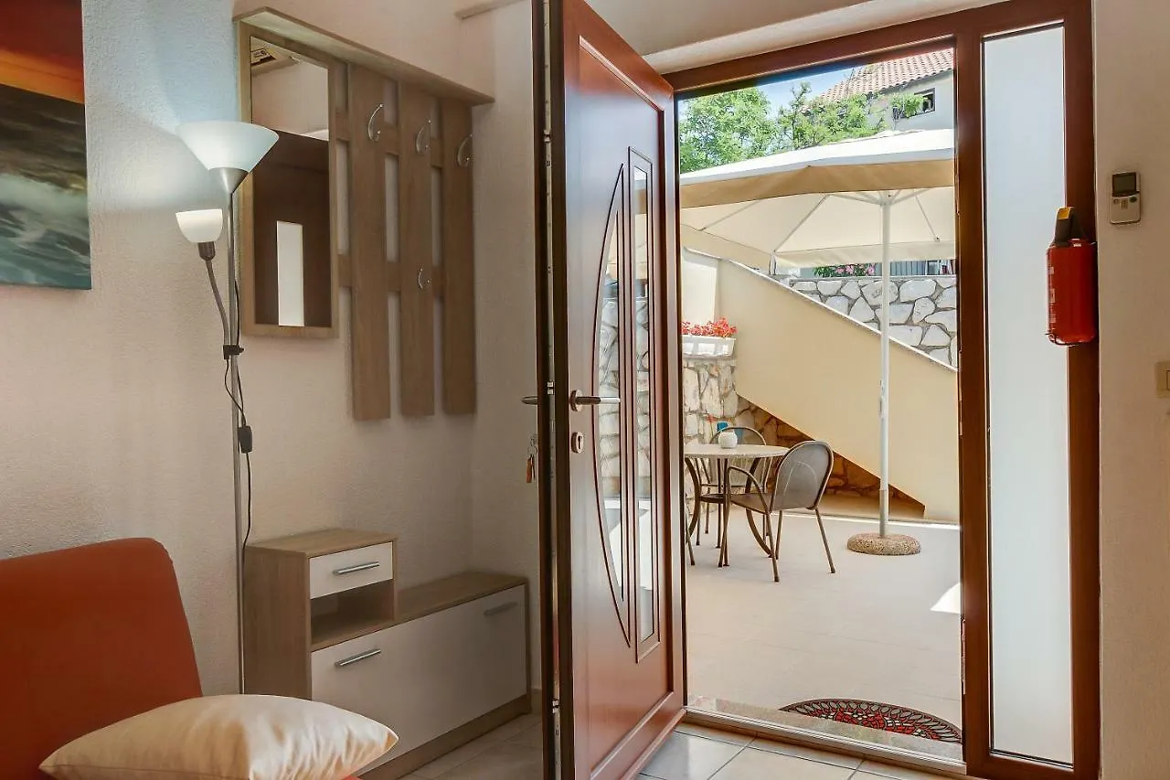 Apartments Eva Cres