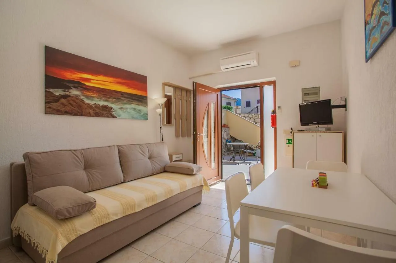 Apartments Eva Cres