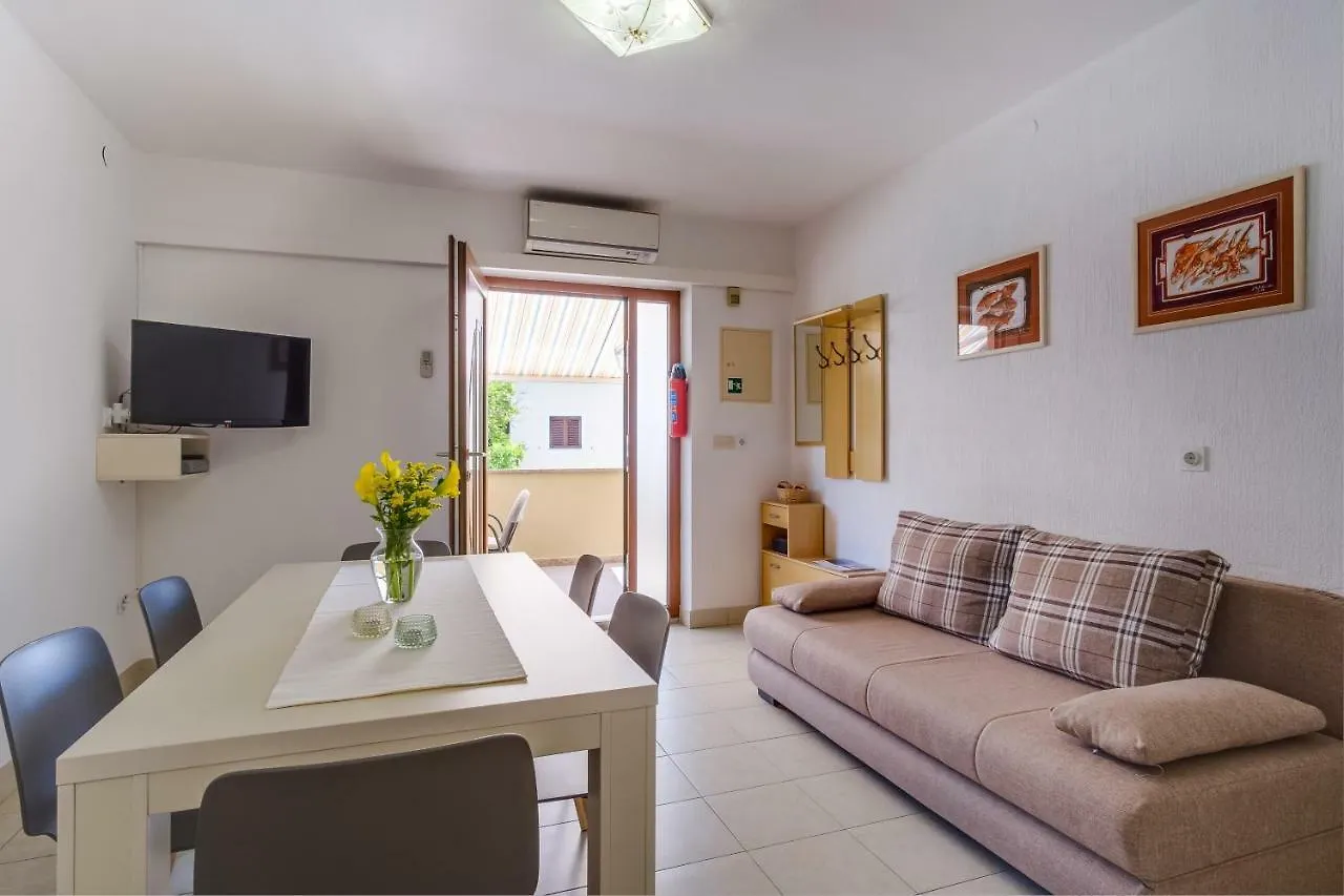 Apartments Eva Cres Croatia
