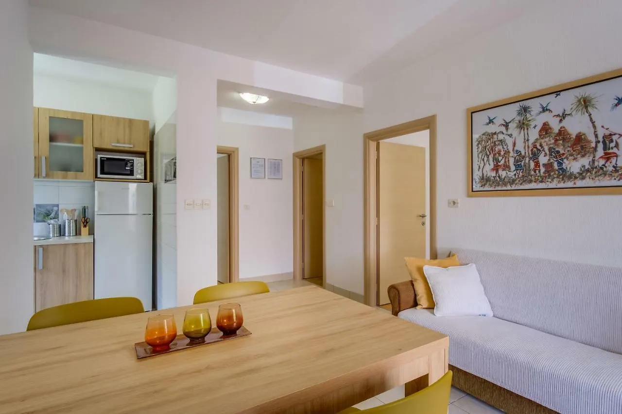 Apartments Eva Cres