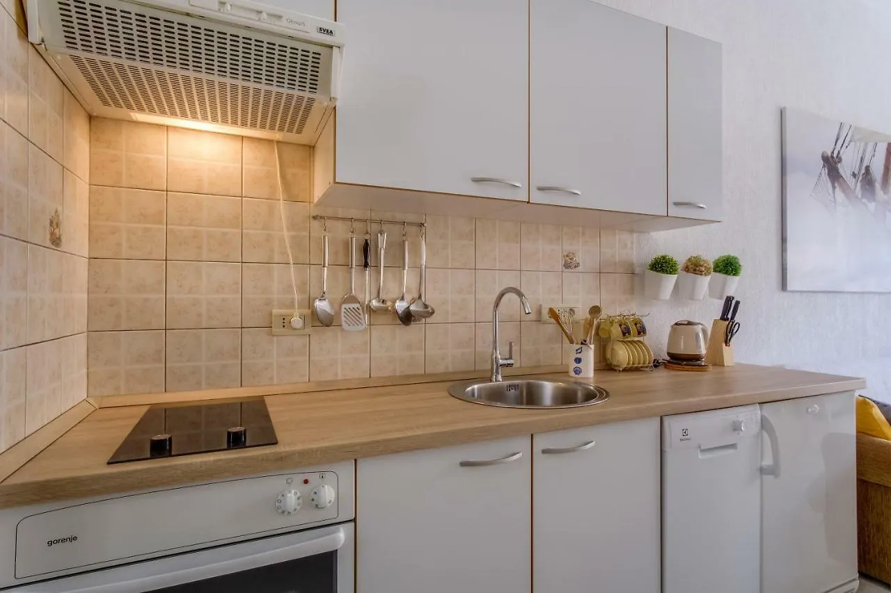 Apartments Eva Cres