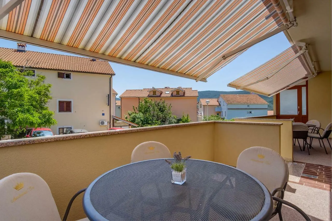 Apartments Eva Cres
