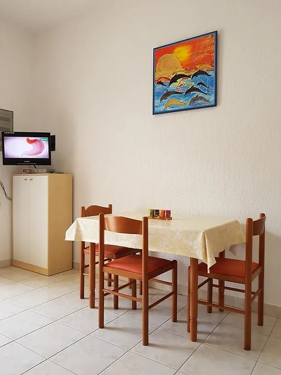Apartments Eva Cres