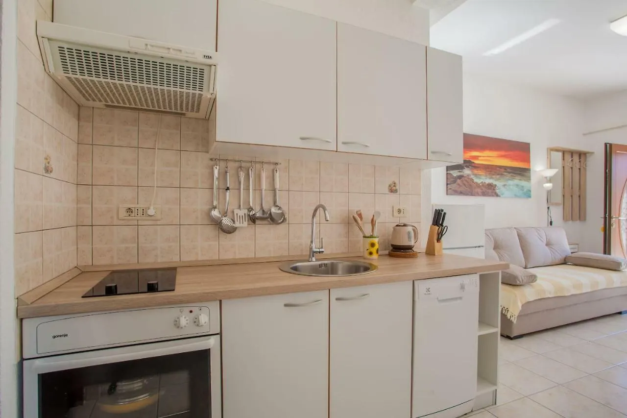 Apartments Eva Cres