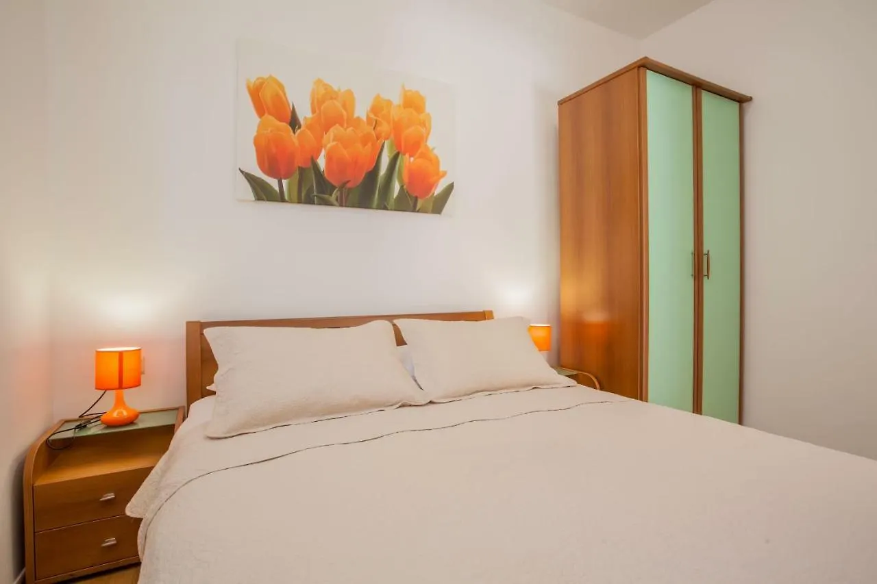 Apartments Eva Cres